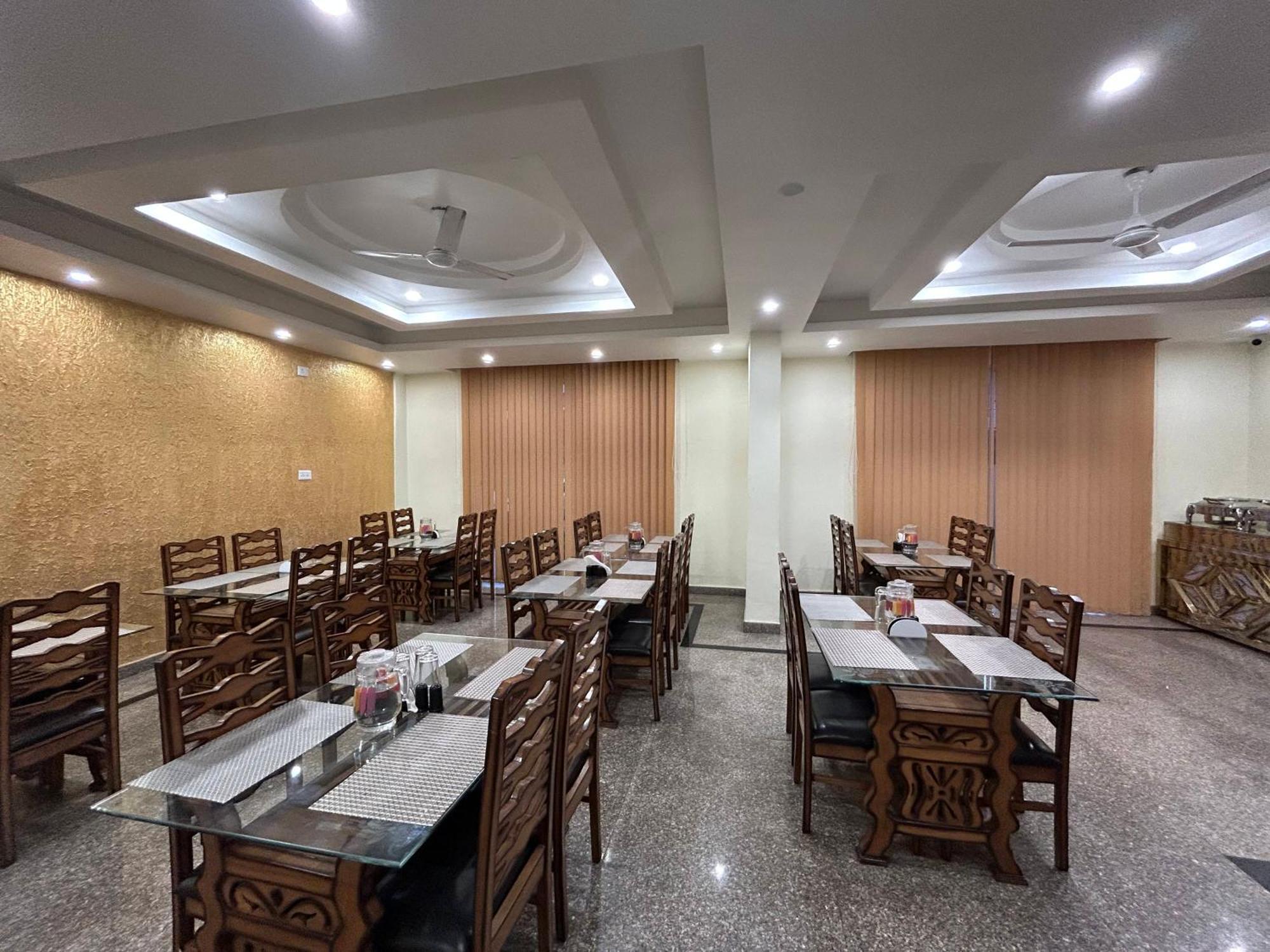 Fair Mount, Airport Road, Humhama Srinagar Hotel Exterior foto