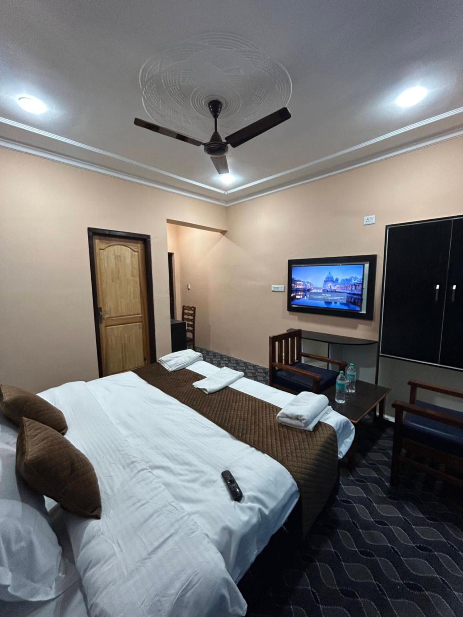 Fair Mount, Airport Road, Humhama Srinagar Hotel Cameră foto