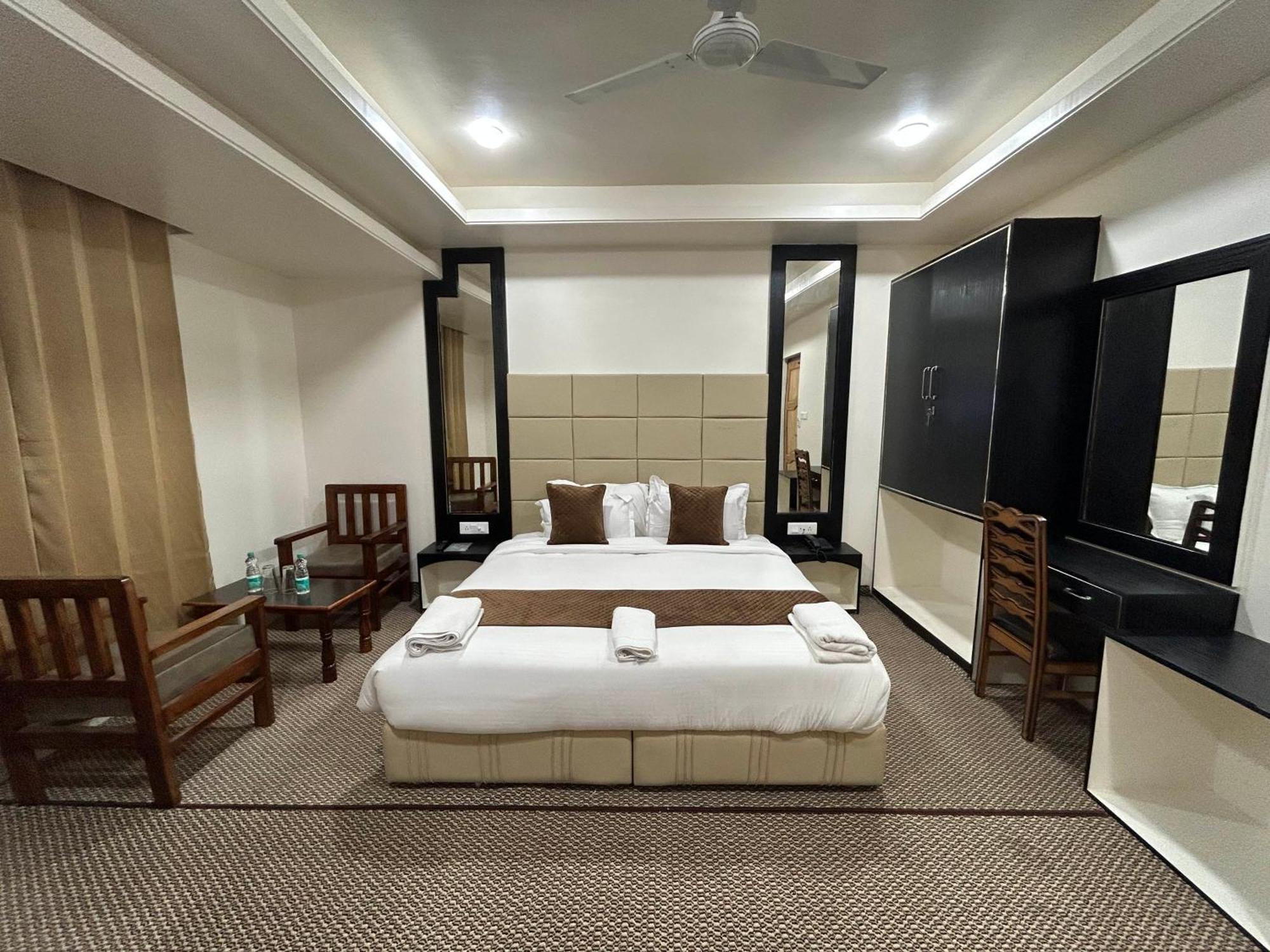 Fair Mount, Airport Road, Humhama Srinagar Hotel Cameră foto